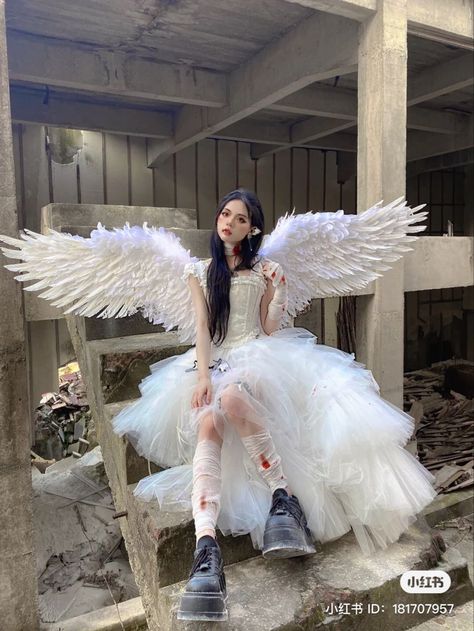 Dead Angel Costume, Unrealistic Clothing, Angel Halloween Costumes, Cosplay Cute, Angel Outfit, Angel Costume, Ange Demon, Angel Aesthetic, Fantasias Halloween