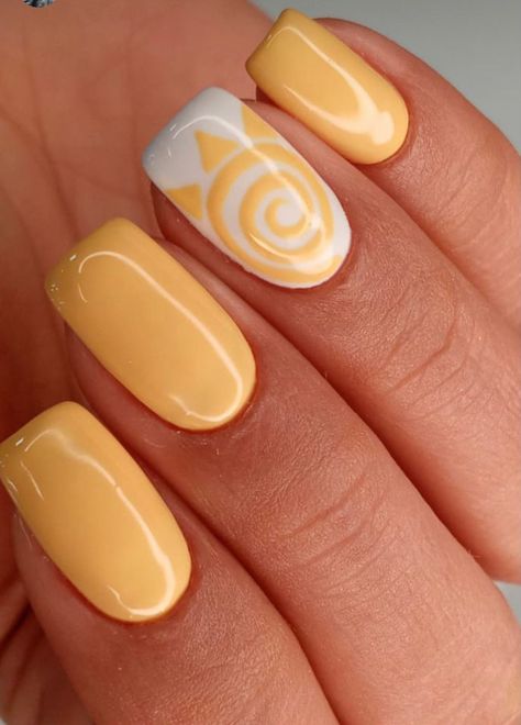 Short Green And Yellow Nails, Yellow Summer Nail Designs, Nails With Sunshine Design, Summer Fresh Nails, Sunshine Nails Summer, Sunshine Fingernails, Sunshine Yellow Nails, Cute Short Beach Nails, Yellow Summer Nails Short