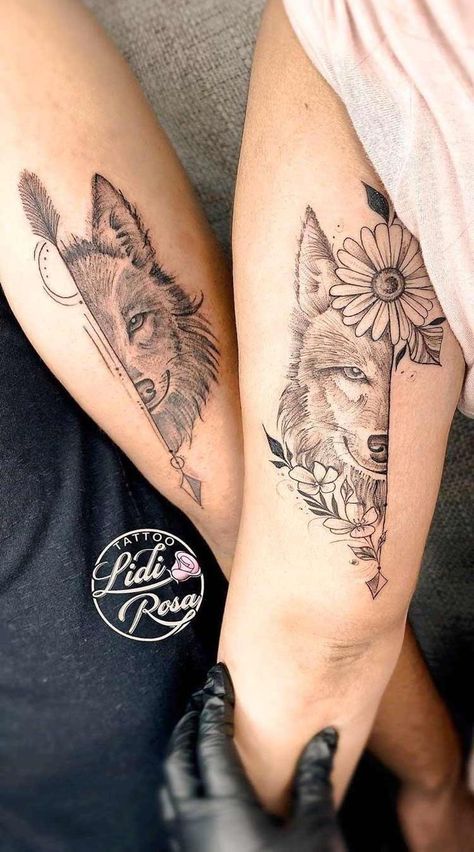 His And Her Wolf Tattoos Couple Tat, Wolf Couple Tattoo, Couples Wolf Tattoos, Mutterschaft Tattoos, Partner Tattoos, Couple Matching Tattoo, Cute Couple Tattoos, Pink Snowflake, Couple Tattoos Unique