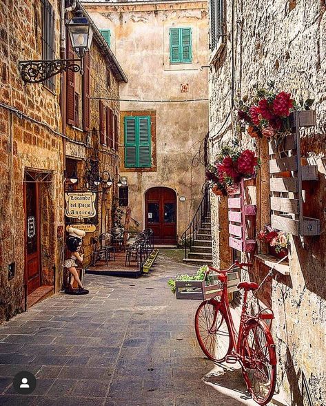 Italy Street, Mexico Travel Destinations, Italy Landscape, Mystical Places, Stone Architecture, Travel To Europe, Italy Travel Tips, Beautiful Streets, Travel Images