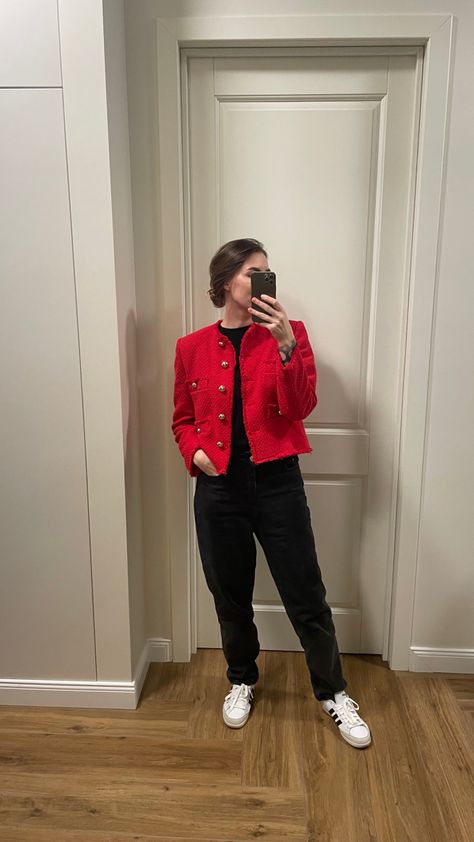 Red Boucle Jacket Outfit, Red Crop Blazer Outfit, Red Tweed Blazer Outfit, Red Tweed Jacket Outfit, Red Jacket Outfit Aesthetic, Boucle Jacket Outfit, Tweed Blazer Outfit, Red Crop Jacket, Cropped Blazer Outfit