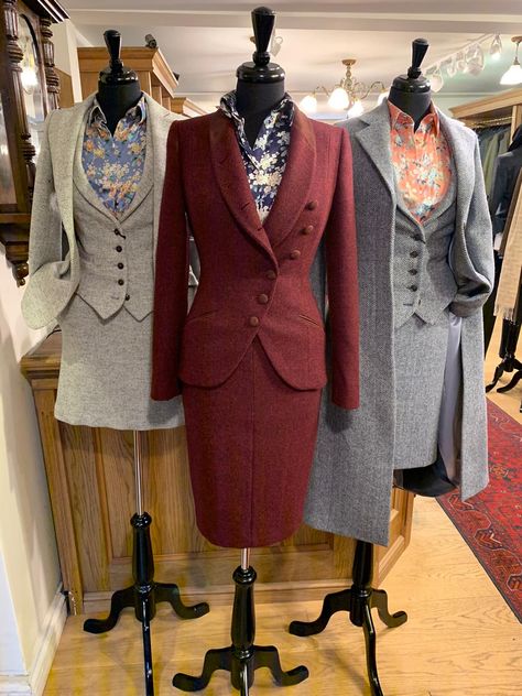 Harris tweed ladies suiting. Strong looks for the colder months which keep you warm yet stylish. Tweed Suit Outfit Women, Tweed Suits Ladies, Retro Suit Women, Womens Vintage Suit, Women’s Tweed Suit, Vintage Suits Women, Scottish Outfit Women, Suits Designs Indian Style, Tweed Clothes