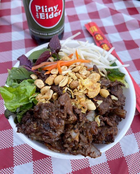 Beef Vermicelli Bowl, Vietnamese Lemongrass Beef, Beef Vermicelli, Vermicelli Bowl, Lemongrass Beef, Vermicelli Noodles, Fry Recipes, Marinated Beef, Fried Beef