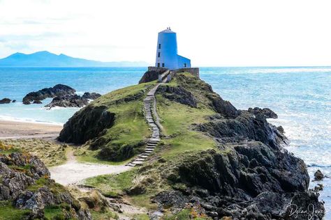 The best places to visit in Anglesey, North Wales - Shoot from the Trip Visit Wales, Beach Shoot, Child Photography, North Wales, Landscape Pictures, Best Places To Visit, The Trip, Holiday Destinations, Where To Go