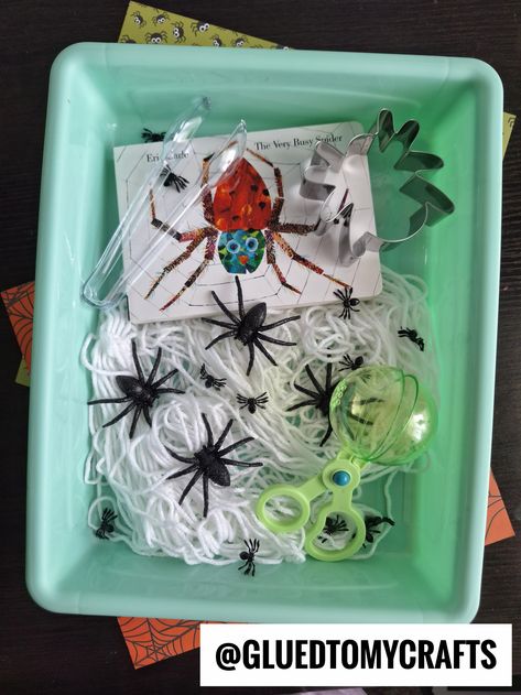 Use white craft yarn and plastic spiders for this sensory bin idea. Grab the book via our affiliate link Spider Sensory Bin, Spider Sensory, The Very Busy Spider, Idea For Halloween, Fun Halloween Crafts, Fall Halloween Crafts, Sensory Bin, Halloween Crafts For Kids, Very Busy