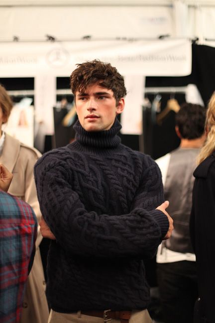 Irish knit - love the tradition Sean O'pry, Knit Men, Sharp Dressed Man, Well Dressed Men, Knitwear Men, Men's Knit, 가을 패션, Gentleman Style, Men Looks