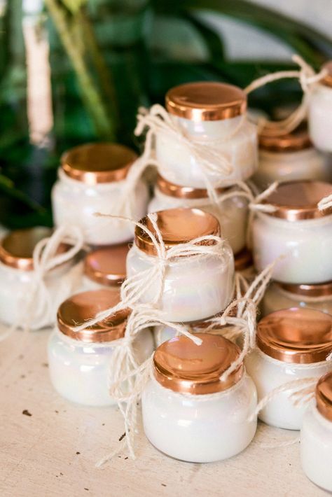 Candles Bridal Shower Ideas Decorations, Bridal Shower Checklist, Candle Bridal Shower Favors, Shower Favors Bridal, Minimalist Dekor, Bridal Shower Inspo, Bridal Shower Activities, Bridal Shower Planning, Bridal Shower Inspiration