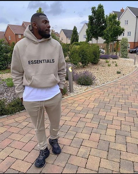 Essentials Hoodie Outfit, Men In Hoodies, Essentials Tracksuit, 360 Waves Hair, Drip Outfits, Hoodie Outfit Men, Essentials Hoodie, Dark Skin Men, Black Men Fashion Casual