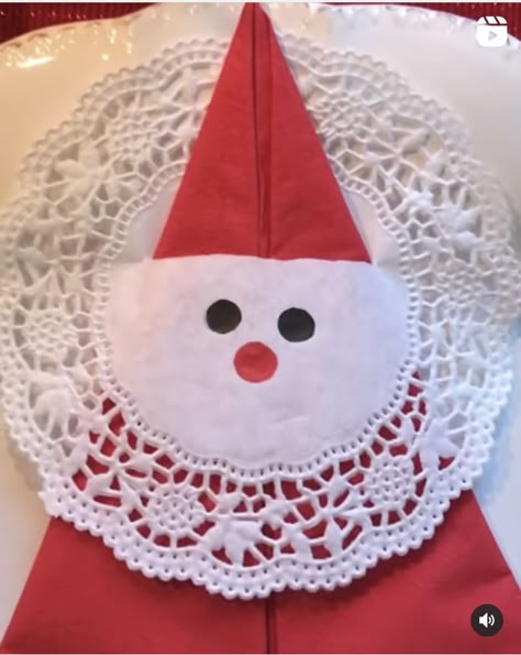 Christmas Serviettes, Christmas Decorations For Party, Santa Jokes, Quick Christmas Gifts, Pretty Gift Wrapping Ideas, Christmas Tree Napkins, Christmas Jokes, Christmas Dinner Table, Easy Christmas Decorations