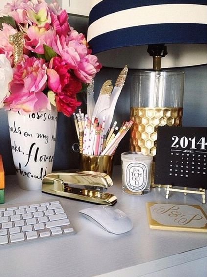 Gorgeous desk decor with gold, pink and navy! Workspace Diy, Chic Workspace, Smart Tiles, Office Cubicle, Cubicle Decor, Ikea Hackers, Nate Berkus, Workspace Inspiration, Office Crafts