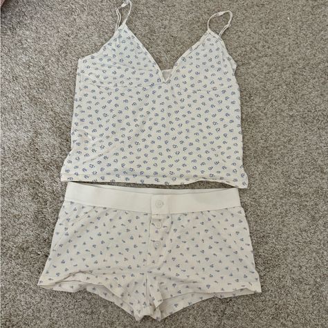 Cute Brandy Pj Set Great Quality Brandy Floral Top, Brandy Pajama Set, Cute Pj Sets Aesthetic, Brandy Pajamas, Brandy Pj Set, Brandy Melville Pajamas, Brandy Melville Pj Set, Brandy Pjs, Brandy Melville Pjs