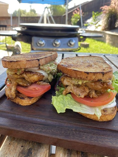 Chicken Sandwich Cooking With Fire, Guacamole Ingredients, Cold Sandwiches, Chicken Sandwich Recipes, Chicken Sandwiches, Boneless Skinless Chicken Thighs, Favorite Chicken, Skinless Chicken Thighs, Recipe Chicken