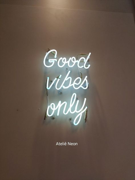 Produto feito no Neon branco com. Frase Good Vibes Only Neon Sign Office, Dc House, Fashion Sketches Dresses, Sketches Dresses, Office Signs, Office Interior, Good Vibes Only, Led Neon, Fashion Sketches