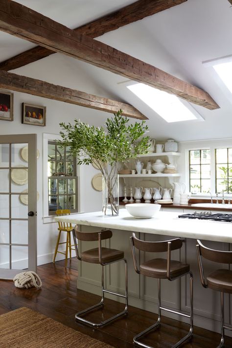 Kitchen - Country House in Washington, Connecticut designed by Philip Gorrivan Design. #interiordesign #homedecor #kitchen Stylish Kitchen Island, Classic Kitchen, Coron, Stylish Kitchen, Wood Beams, The Ceiling, Counter Tops, Vaulted Ceiling, Küchen Design