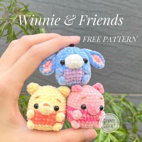 Velvet Yarn Amigurumi Free Pattern, Simple Crochet Amigurumi, Crochet Velvet Yarn, Simple Amigurumi, Crocheted Animals, Crochet Cute, Easy Crochet Animals, Cozy Crochet Patterns, Crochet Fruit