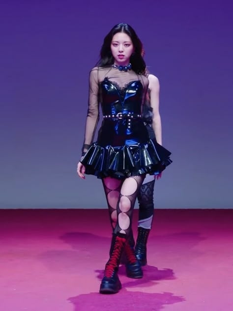 Kpop Rock Outfit, Rock Stage Outfit, Rockstar Stage Outfit, Rock Band Outfits, Kpop Styling, Rock Star Outfit, Zettai Ryouiki, Outfit Kpop, Kpop Concert Outfit