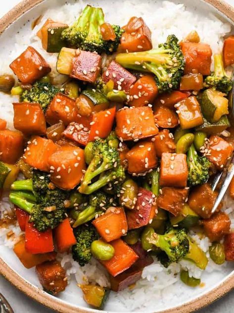 SWEET POTATO STIR FRY STORY Stir Fry Sweet Potato, Potato Stir Fry, Sweet Potato Stir Fry, Easy Vegetarian Dinner, Potato Onion, Cooking Sweet Potatoes, Stir Fry Recipes, Tofu Recipes, Sweet Potato Recipes