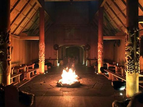 Great hall Viking Painting, Viking Houses, Viking Longhouse, Viking Hall, Mead Hall, Viking Home Decor, Expedition Unknown, African Village, Viking House