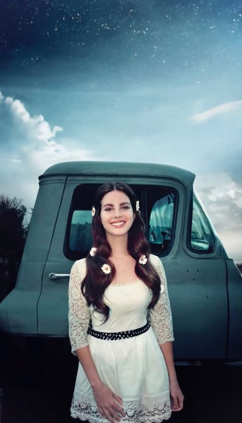 Famous People Costumes, Ray Costume, Lana Del Rey Outfits, Rey Costume, Lana Del Rey News, Lana Del Rey Concert, Rey Cosplay, Lana Del Rey Albums, Pretty Little Dress