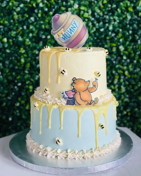 Winnie The Pooh Tiered Cake, Winnie The Pooh Baby Shower Cake, Pooh Cake, Baby First Birthday Themes, Winnie The Pooh Cake, 2 Tier Cake, Cute Winnie The Pooh, Decorating Cakes, First Birthday Themes