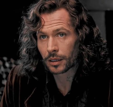 an edit of Sirius Black Sirius Black Old, Viktor Krum, Prisoner Of Azkaban, Harry Potter Fanfiction, Gary Oldman, Woman Back, Sirius Black, Harry Potter Characters, Back Women