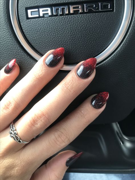 Ombré red and black sparkling nails. Dip powder. Real nails. Stiletto and almond shape. Black To Red Ombre, Black Ombre Nails, Red Ombre Nails, Nail Design Video, Nails Yellow, Sky Nails, Dip Nails, Unique Acrylic Nails, Nails Almond