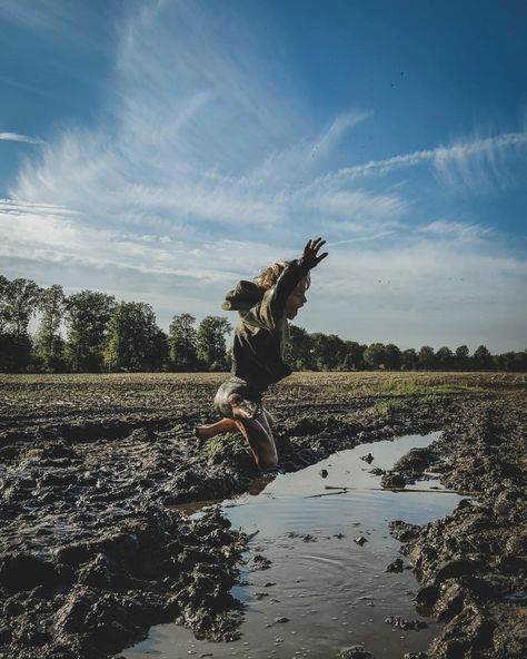 Muddy Aesthetic, Kids Playing Outside Aesthetic, Muddy Photoshoot, Mud Photoshoot, Mud Aesthetic, Mudding Girls, Dnd Druid, Creative Shoot, Vision Board Photos