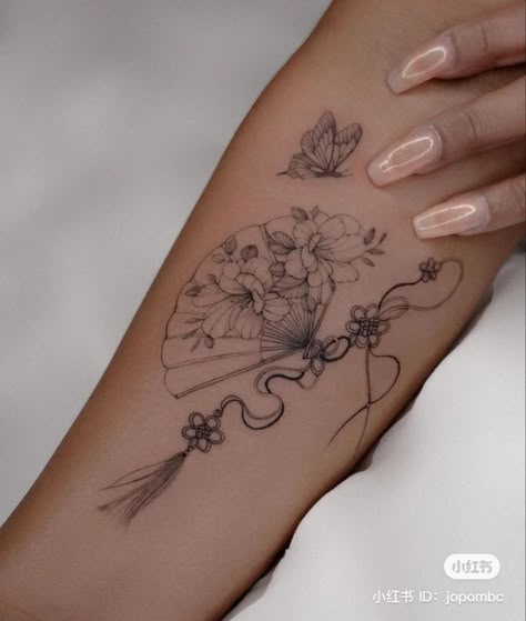 Vietnamese Mai Flower Tattoo, Fan Fine Line Tattoo, Fan With Flowers Tattoo, Asian Fan Tattoo Design, Asian Inspired Fine Line Tattoo, Floral Fan Tattoo, Pretty Floral Tattoos, Cherry Blossom Fan Tattoo, Tattoo Ideas Female Asian