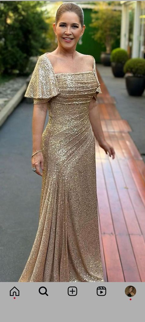 Mother Of Bride Gold Dress, Mother Of The Bride Dresses Gold, Sister Of The Bride Dress Unique, Gold Mother Of The Bride Dress, Brides Mom Dress Classy Mothers, Gold Gala Dress, Classy Evening Dresses, Tear Dress, Gown Ideas