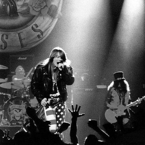 Hard Rock Aesthetic, Rock N Roll Aesthetic, Axel Rose, Rose Music, Love Black And White, Rock Aesthetic, November Rain, Duff Mckagan, Paradise City