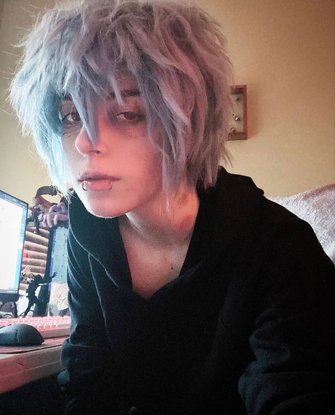 Shigaraki Cosplay Makeup, Shigaraki Black Hair, Shigaraki Outfit, Shiggy Cosplay, Shigaraki Tomura Cosplay, Shigaraki Cosplay, Joker And Harley Tattoo, I Hate It Here, Mha Dr