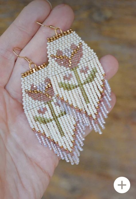 Spring Seed Bead Earrings, Tulip Beaded Earrings, Spring Beaded Earrings, Beaded Flower Earrings, Bead Bottle, Seed Bead Jewelry Patterns, Loom Jewelry, Beaded Earrings Diy, Native American Beaded Earrings