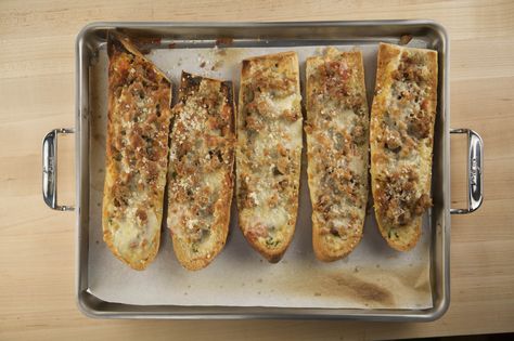 French Bread Pizza Sandwiches With Sweet Italian Sausage Sausage French Bread, French Bread Pizzas, Stuffed French Bread, French Bread Recipe, French Bread Pizza, Pizza Sandwich, Hot Italian Sausage, Bread Pizza, Sweet Italian Sausage