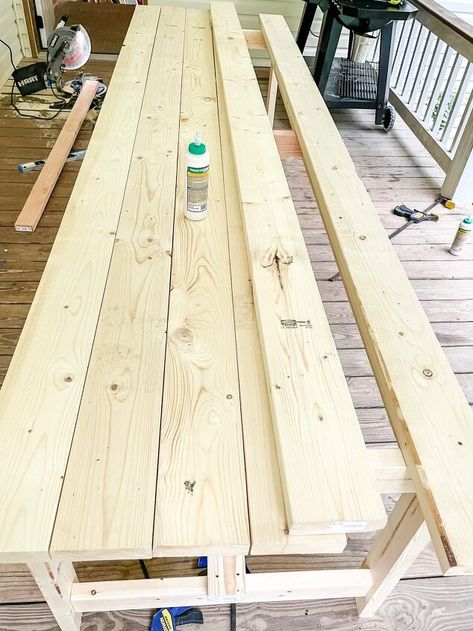 Patio Dining Table Decor, Long Outdoor Table, Outdoor Table And Bench, Meja Outdoor, Outdoor Dining Table Diy, Easy Diy Table, Outdoor Table Plans, Patio Table Plans, Wooden Outdoor Table