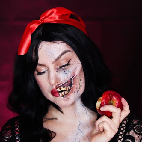 Twisted disney, snow white, zombie snow white, body paint snow white, halloween snow white Zombie Snow White, Halloween Snow White, Snow White Halloween, Paint Snow, White Zombie, Disney Snow White, White Halloween, Twisted Disney, Special Effects Makeup