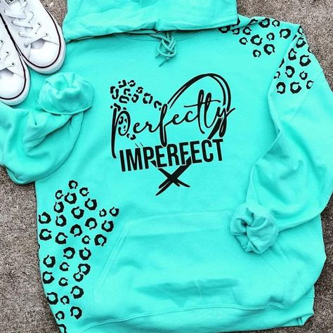 Hoodie Svg Designs, Hoodie Decals, Hoodie Ideas Design, Diy Shirt Ideas Vinyl, Cricut Hoodie Ideas, Tshirt Ideas Design Vinyls, Vinyl Sweatshirt Ideas, Custom Shirts Diy, Vinyl Shirt Ideas