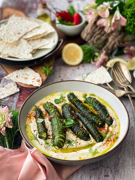 Roasted Hasselback Courgettes on Tahini sauce is dish which is savoury , fruity, aromatic and bright! And seriously, SO DELICIOUS !! Full of flavour, perfectly cooked on the inside with an almost caramelised coating on the outside. Paired perfectly with tahini sauce and you have a dish that can be served as a main course, side dish, or canapé. Veg Sides Dishes, Vegetable Main Dish Recipes, Wilted Salad, Kitchen Witch Recipes, Vegetarian Side Dishes, Summer Dishes, Tahini Sauce, Veggie Side Dishes, Vegan Dishes