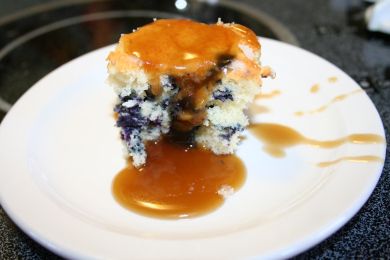 Homemade Blueberry Cake, Blueberry Pie Filling Recipes, Blueberry Pudding Cake, Moist Blueberry Cake, Brown Sugar Sauce, Healthy Blueberry Cake, Blueberry Pudding, Blueberry Cake Mix, Newfoundland Recipes