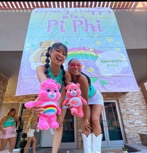 Care Bear Bid Day Theme, Care Bear Sorority Theme, Care Bear Bid Day, Bidday Themes, Pi Phi Bid Day, Sorority Pics, Sorority Recruitment Tips, Chi Omega Recruitment, Preppy Sorority