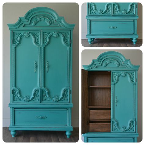 Chalk paint a giant armoure if you don't have enough closet space- Annie Sloan "Florence" Chalk Paint Wardrobe, Annie Sloan Florence, Chalk Paint Chairs, Color Tiffany, Turquoise Furniture, Blue Painted Furniture, Painted Wardrobe, Lacquer Furniture, Annie Sloan Paints