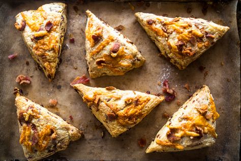 Scones 101 and a Recipe for Bacon Cheddar Scones Bacon Cheddar Scones, Bacon Scones, Cheddar Scones, How To Make Scones, Cranberry Orange Scones, Frozen Bread Dough, Savory Scones, Flavored Bacon, Bacon Grease