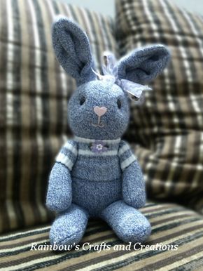 Sock Rabbit, Sock Animals Diy, How To Make Socks, Diy Sock Toys, Sock Animals Patterns, Sock Bunny, Stuffed Rabbit, Sock Snowman, Sock Doll