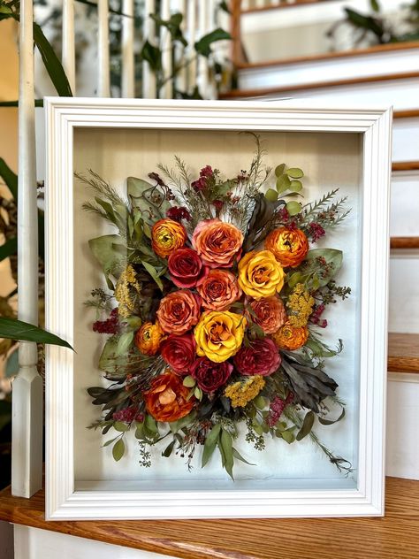 Dried Flower Decor Wall Art, Wedding Flower Shadow Box Ideas, Dried Flowers Shadow Box Ideas, Floral Shadow Box Ideas, Dried Flower Shadow Box Ideas, Wedding Bouquet Shadow Box Display, Bridal Bouquet Preservation Ideas, Dried Bouquet Display, Bouquet Preservation Ideas