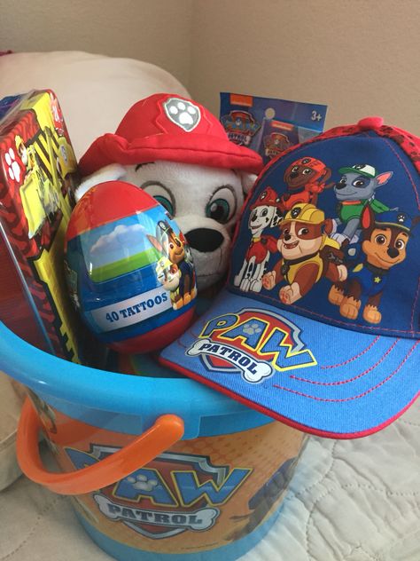 The perfect Easter basket for little kids who love paw patrol you can also make it with other characters or shows Paw Patrol Easter Basket Boys, Paw Patrol Easter Basket, Easter Baskets For Kids, Baskets For Kids, Unique Easter Baskets, Boys Easter Basket, Easter Gift Boxes, Accessoires Barbie, Basket Diy