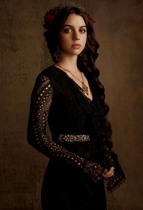 Mary stuart in Reign for a promotional photoshoot Reign Tv Show, Marie Stuart, Reign Mary, Reign Fashion, Reign Dresses, Queen Of Scots, Mary Stuart, Mary Queen Of Scots, Adelaide Kane