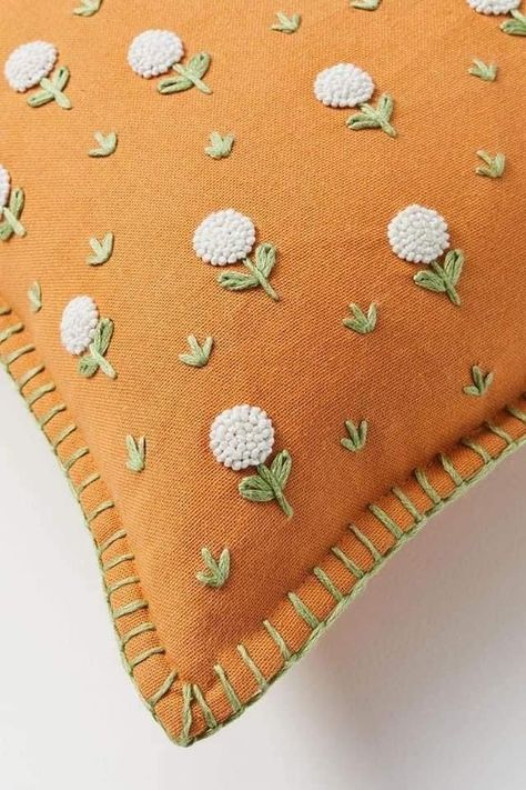 Wildflower Pillow, Cushion Embroidery, Embroidery Pillow, Hand Embroidery Patterns Flowers, Diy Embroidery Patterns, Hand Embroidery Videos, Hand Embroidery Projects, Pola Sulam, Embroidery Flowers Pattern