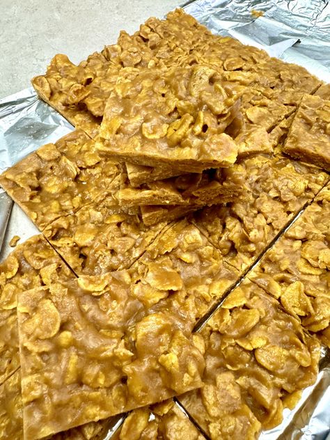 Old Fashion Cornflake Candy - The Lazy K Kitchen Cornflake Crackles, Cornflake Brittle, Corn Flake Candy Recipe, Corn Flakes Recipes, Corn Flake Candy, Cornflakes Recipes, Cornflake Candy, Cornflake Cakes, Flake Recipes