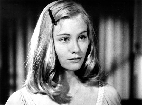 Cybill Shepherd — Photos – Hollywood Life 70s Queen, Kibbe Classic, Last Picture Show, Merv Griffin, The Heartbreak Kid, Haircut 2023, Cybill Shepherd, Future Photos, Love Street