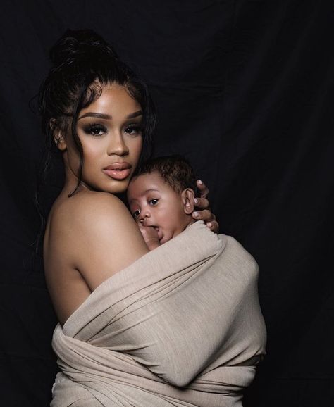 Black Mom And Newborn Daughter, Newborn And Mom Photoshoot, Mother Maternity Pictures, Single Mother Maternity Pictures, Mom And Newborn Pictures, At Home Maternity Pictures, Glam Maternity Shoot, Mom And Baby Photoshoot, Mom And Baby Photography