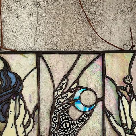 Stained Glass by Liz on Instagram: "The three sisters - Nesta, Feyre & Elaine 🔥🌙🌸 #acotarfanart #acourtofthornsandroses #acotar #illyrian #acourtofmistandfury #feyreandrhysand #feyrearcheron #sarahjmaas #sjmaas #bookart #fantasyart #stainedglass #stainedglassart #stainedglasssuncatcher #selftaught" Acotar Stained Glass Art, Acotar Illyrian, The Three Sisters, Feyre And Rhysand, A Court Of Mist And Fury, Three Sisters, Sarah J Maas, Stained Glass Art, Stained Glass